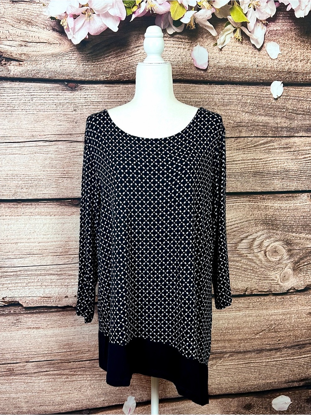 Croft & Barrow Women’s Rayon Black White Abstract Geo Asymmetrical Tunic